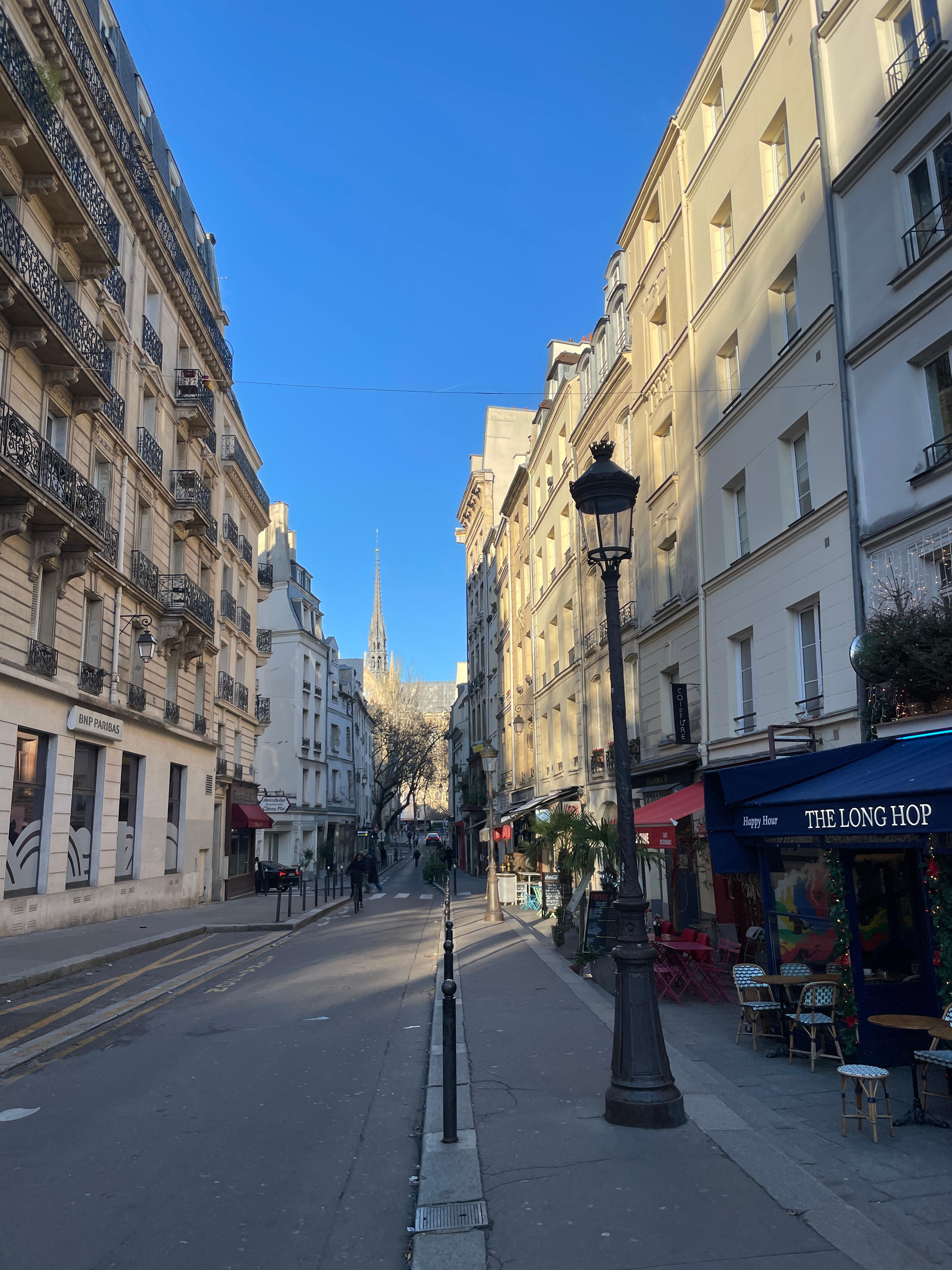 노트르담, 파리