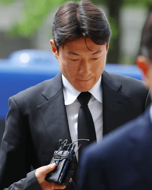 황의조, 불법 촬영 혐의 속 튀르키예 재계약&hellip; 2027년까지