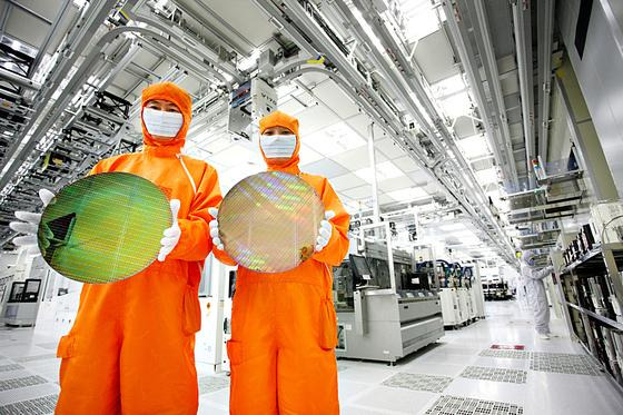 하이닉스, 삼성전자 성과급 비교하러 가기