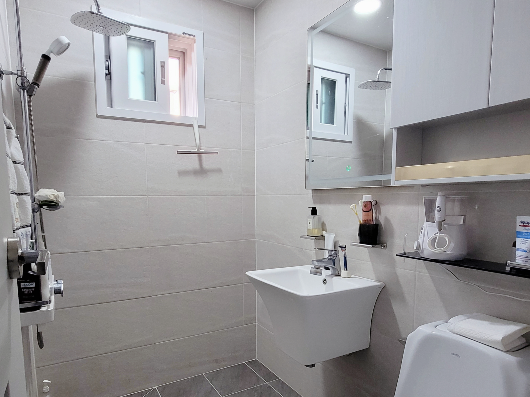 좁은 욕실을 효율적으로 쓰는 구조 정리 기준