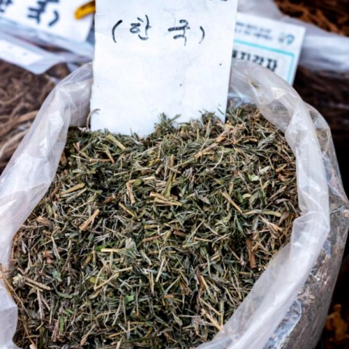 약재상에 판매중인 야관문