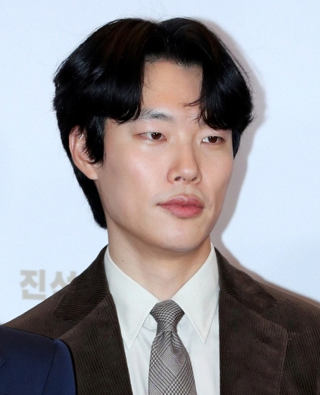 류준열 프로필 나이 고향 학력 인스타 사진전