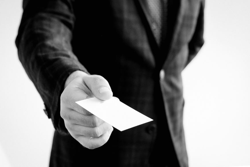 베트남 명함 전달 방법