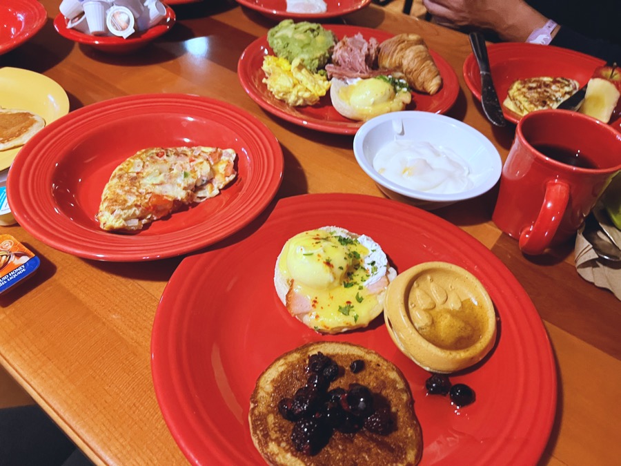 Breakfast buffet at Antler Shanty Grub Great Wolf Lodge Niagara Falls