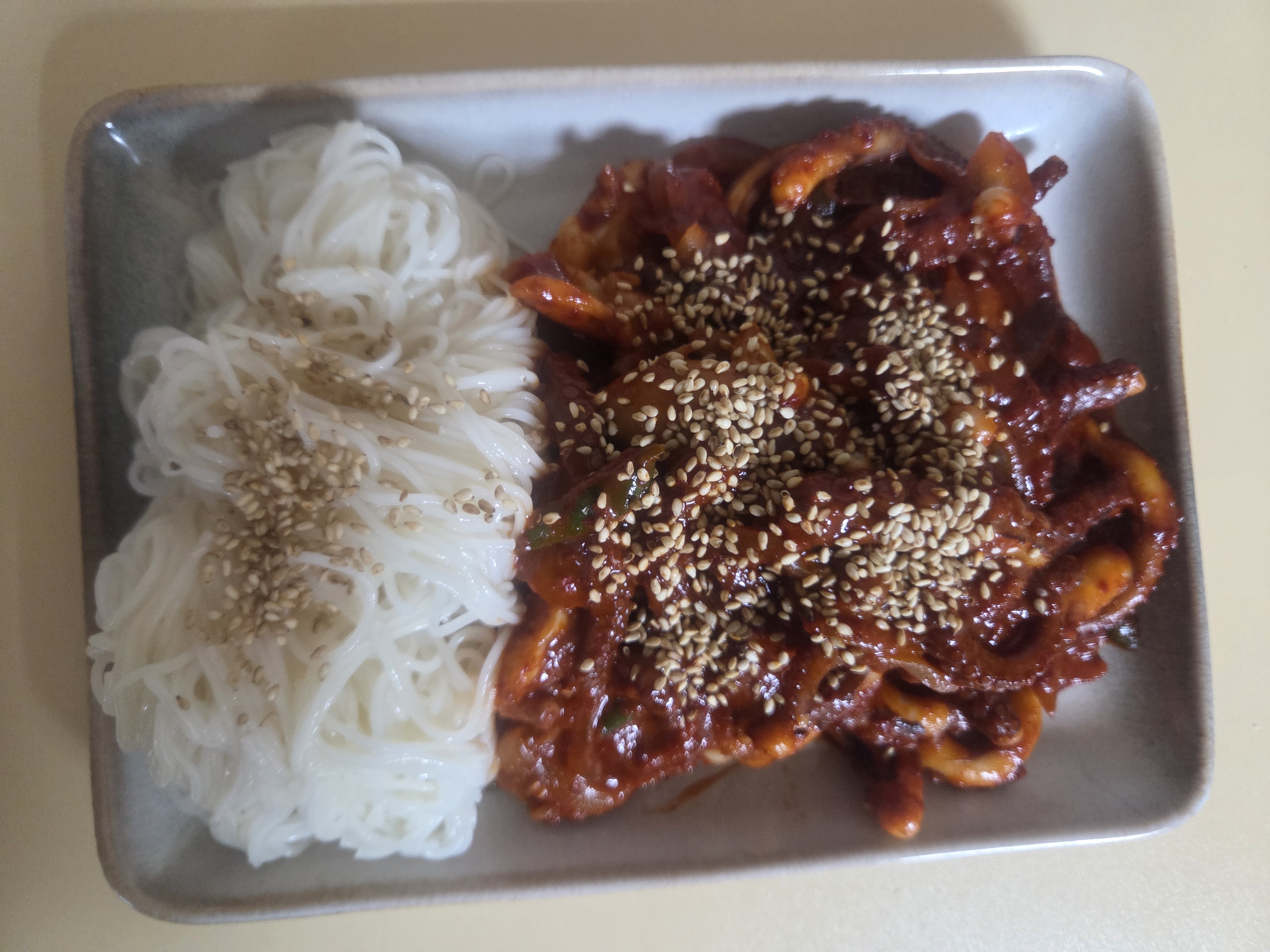 교동낙지 조리후 소면과 함께