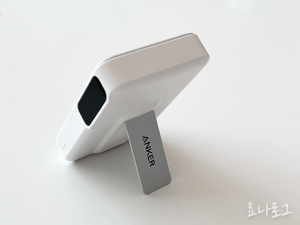아이폰보조배터리 보조배터리 보조배터리추천 아이폰 앤커 앵커 앵커보조배터리 앤커보조배터리 무선충전 무선보조배터리 Anker AnkerMagGo 앵커맥고 앤커맥고 여행준비물 여행필수템 발열없는보조배터리 여행준비