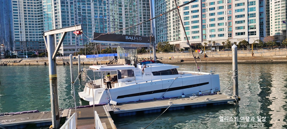 부산에서 여유를 즐기는 여행방법, 요트투어 (더베이101 출발)