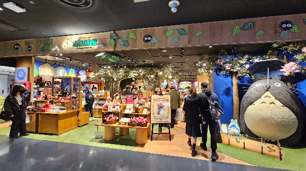 일본 오사카 가볼 만한 곳 도토리공화국 / 지브리 굿즈 / 도톤보리 신사이바시 파르코 6층