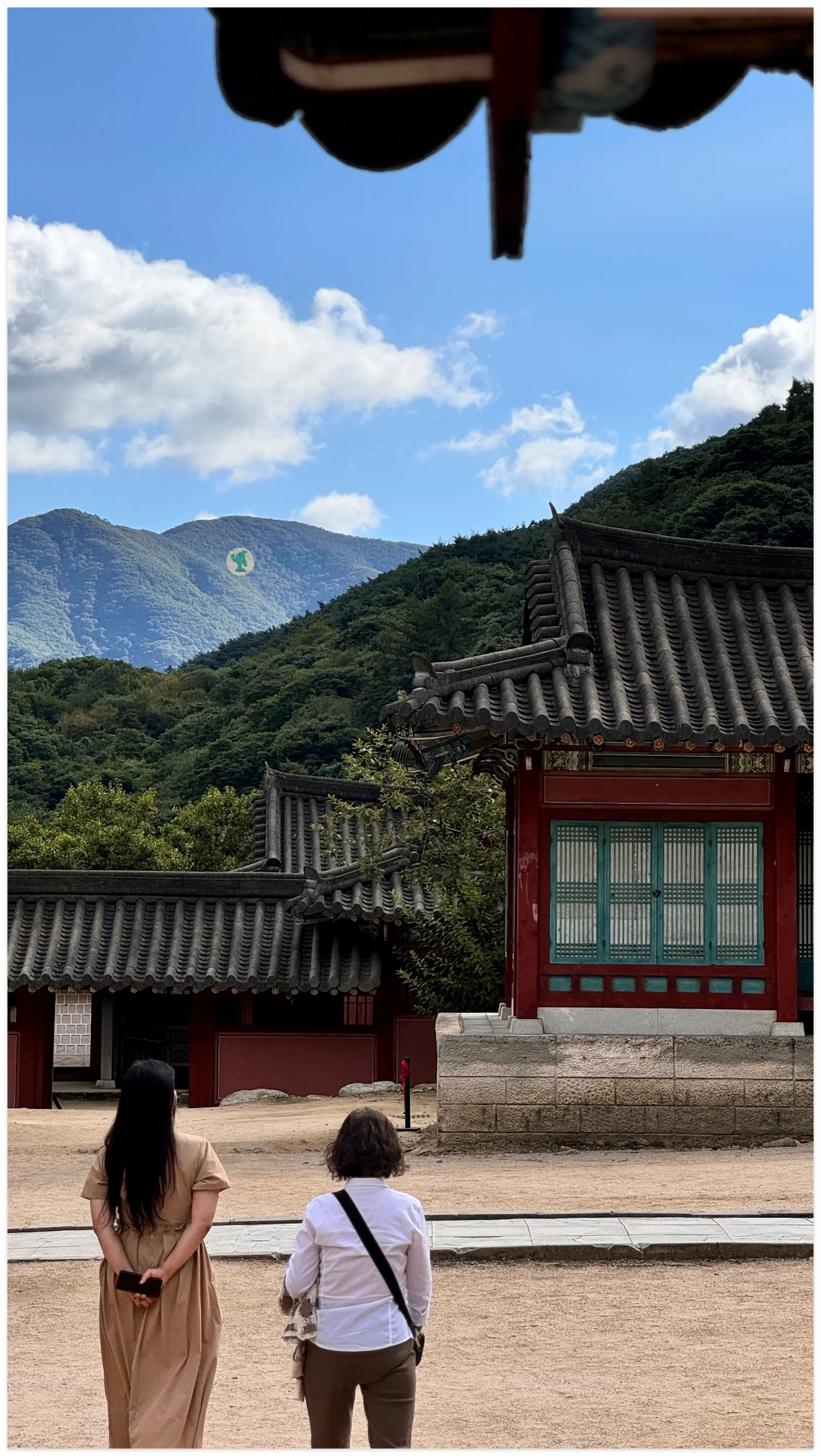 문경새재-하늘-풍광-엄마와 딸