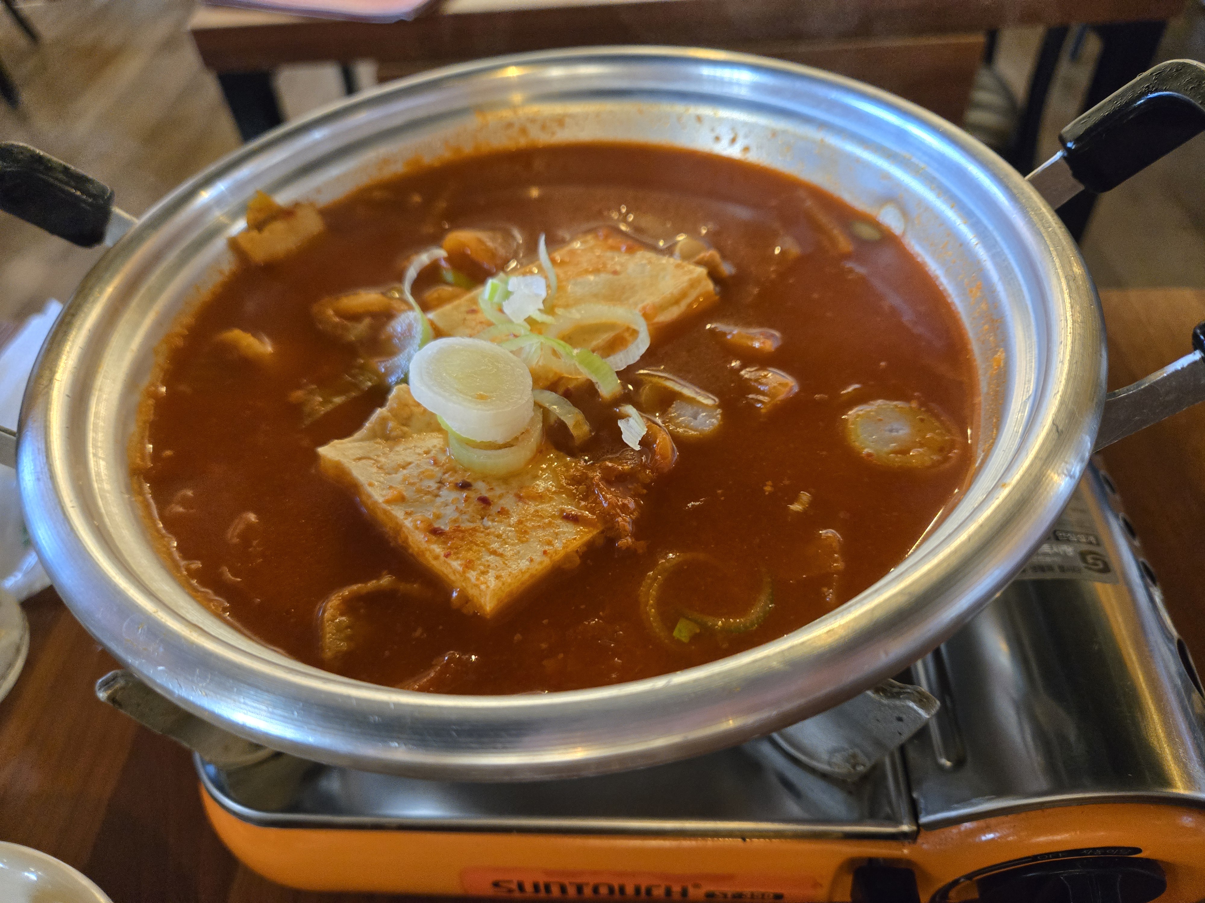 들안길 맛집 총각족발 김치찌개