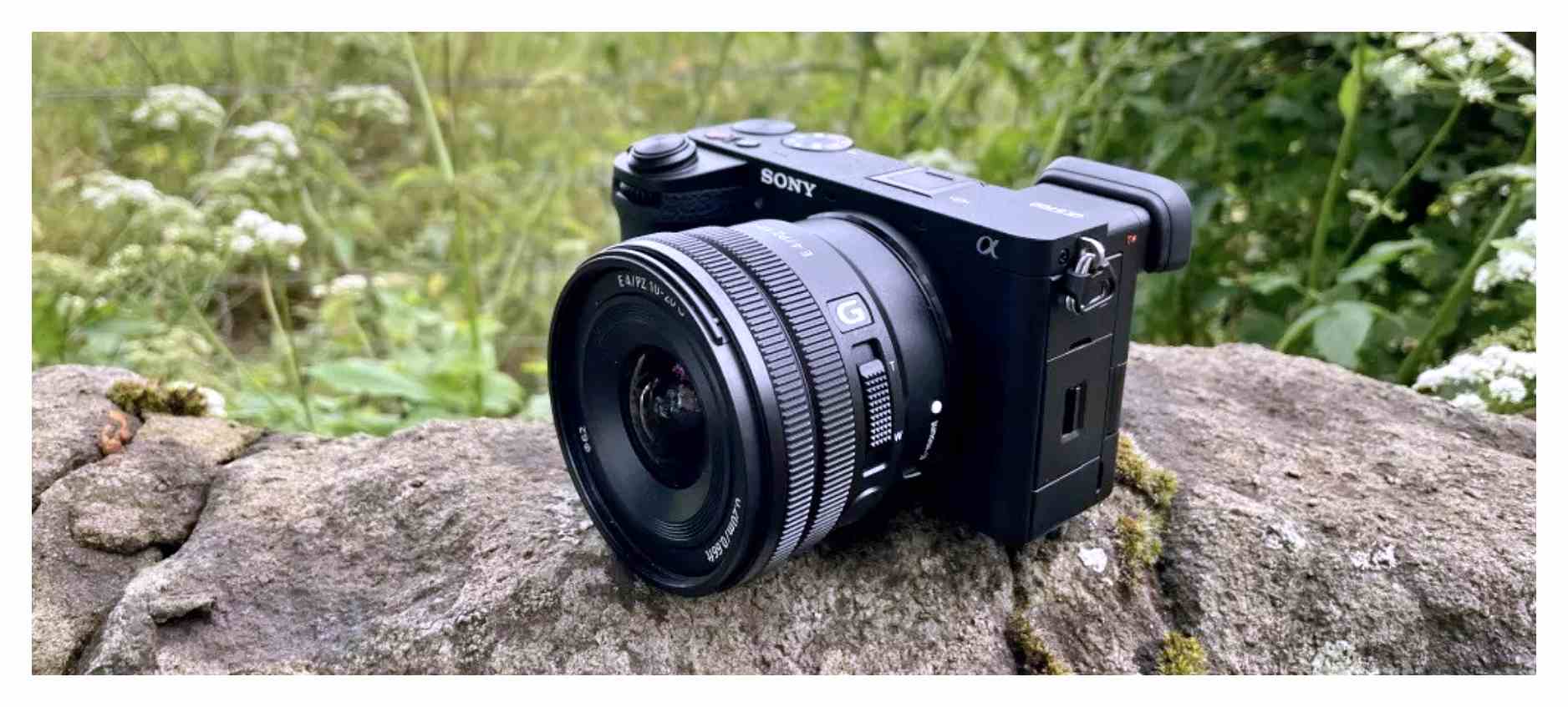 소니 A6700 미러리스 카메라 바디와 렌즈 관리