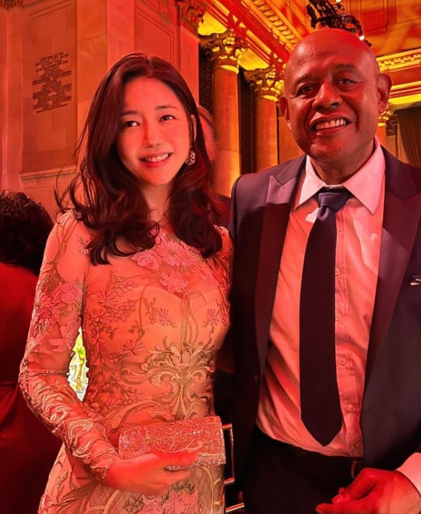 ๊นํฌ์ ์ด์ฌ ํ๋กํ