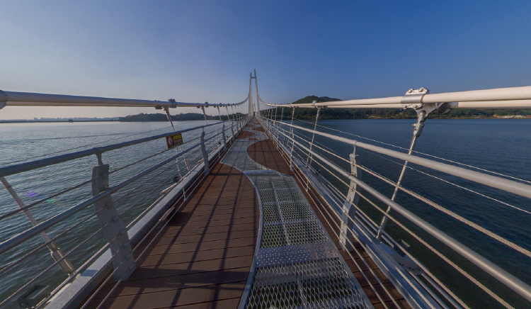 탑정호 출렁다리