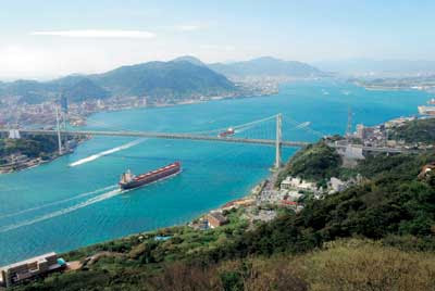 시모노세키 : 야마구치현의 아름다운 항구 도시, 신선한 복어(후구) 요리 맛보기