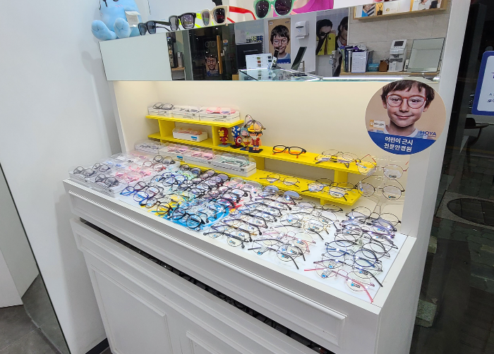비오안경 일원동안경점 영희초교사거리 비오안경내부 어린이안경