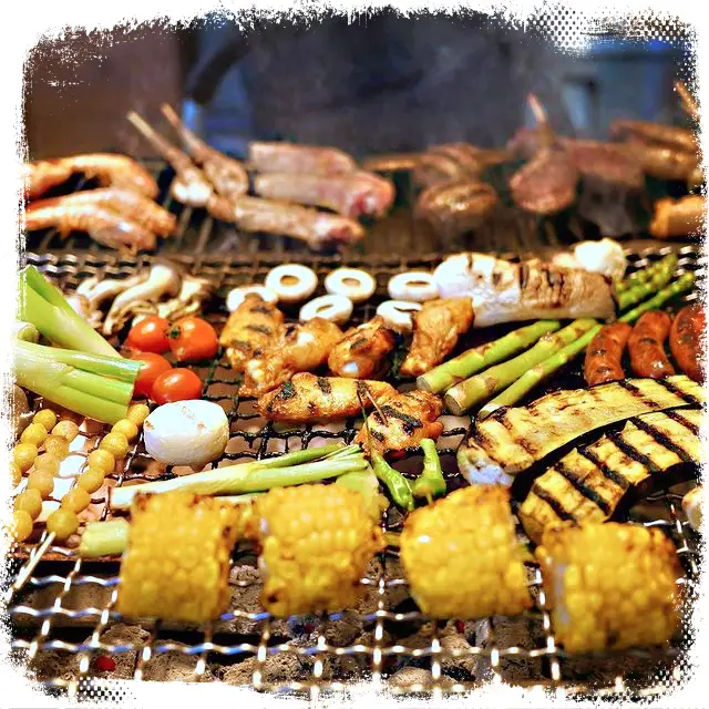 생방송오늘저녁 [홍대입구역에서 직접 구워주는 떡갈비, 한우 대창 덮밥, 부채살 스테이크 정식, 함박스테이크 홍대 데이트 코스 추천 술집 맛집]