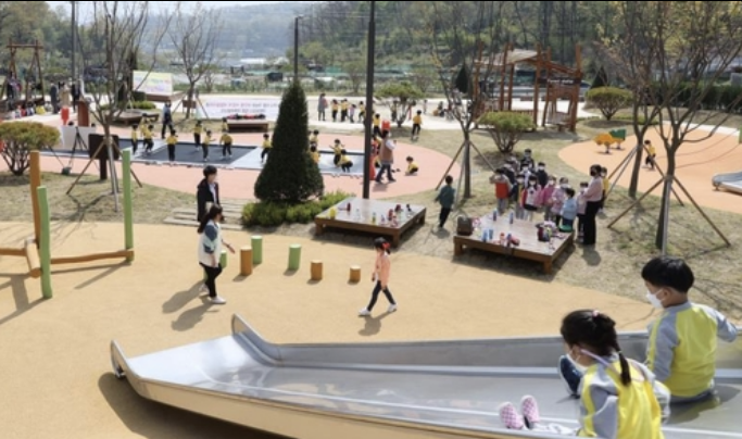 광명 도덕산캠핑장 놀이터