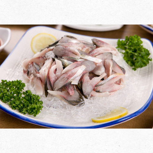 전어 세꼬시의 뼈째 회 모습