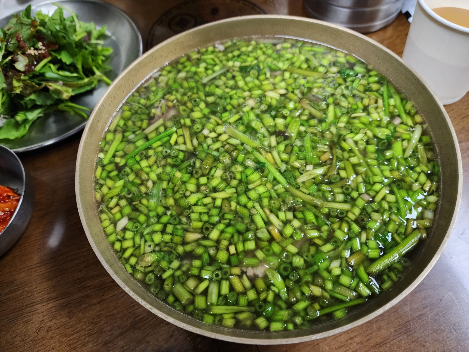 능동미나리 곰탕