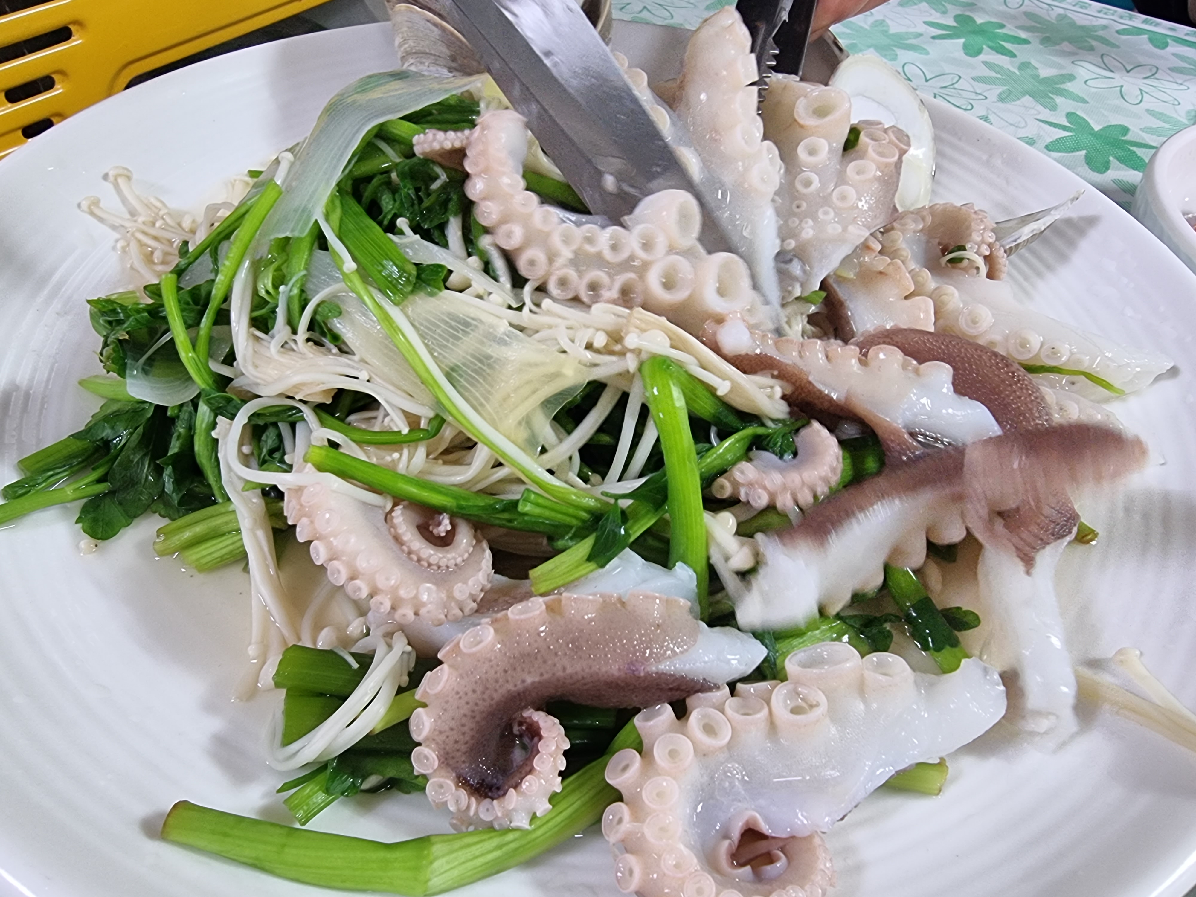 김포 대명항 '목포군산횟집' 쭈꾸미와 미나리, 팽이버섯