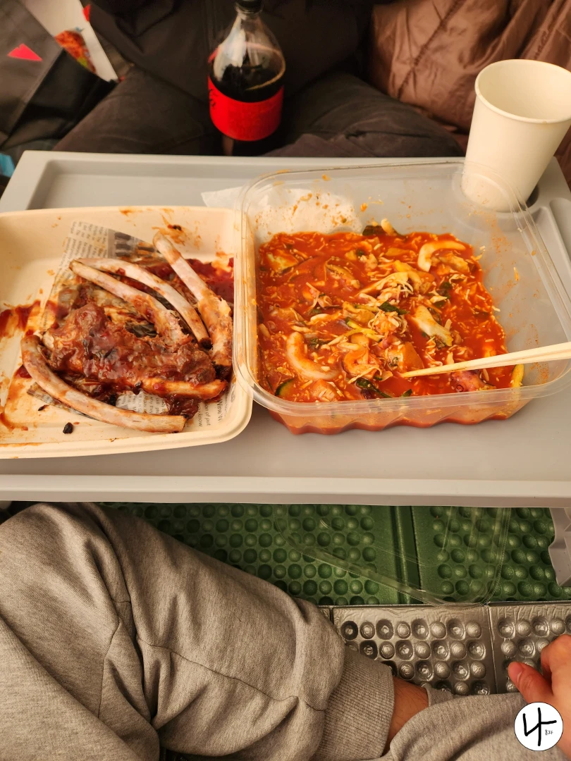 저녁으로-먹은-물회와-바베큐