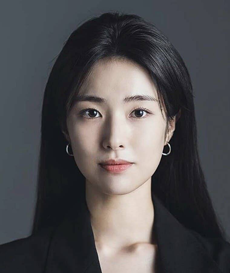 배우-하영