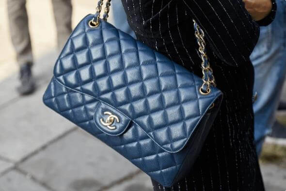 샤넬 가방(출처 셔터스톡)