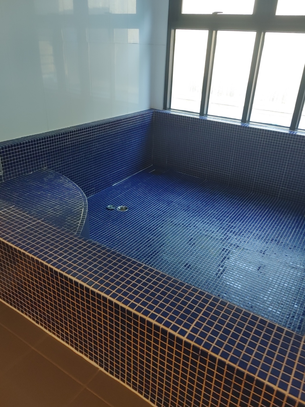 생각보다 많이 넓긴 하죠?