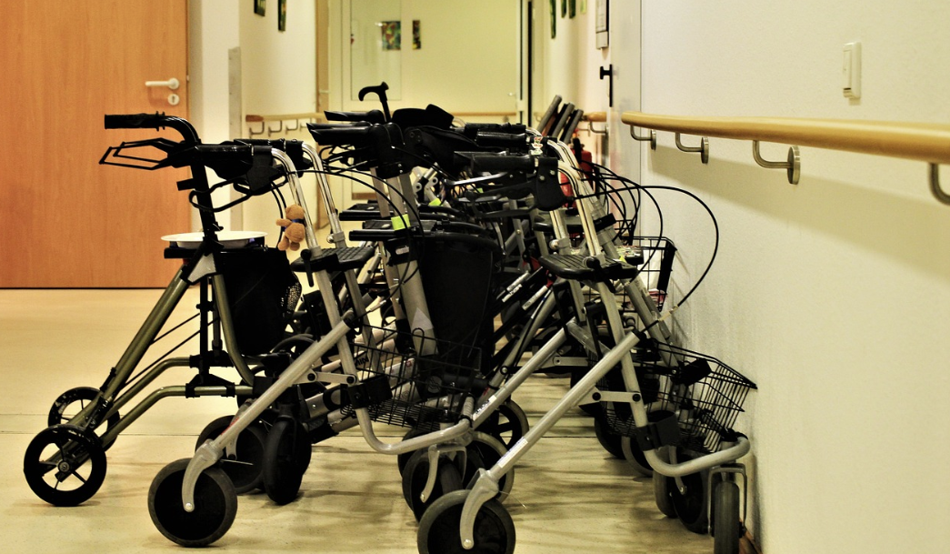 요양원과 요양병원 비용과 차이점