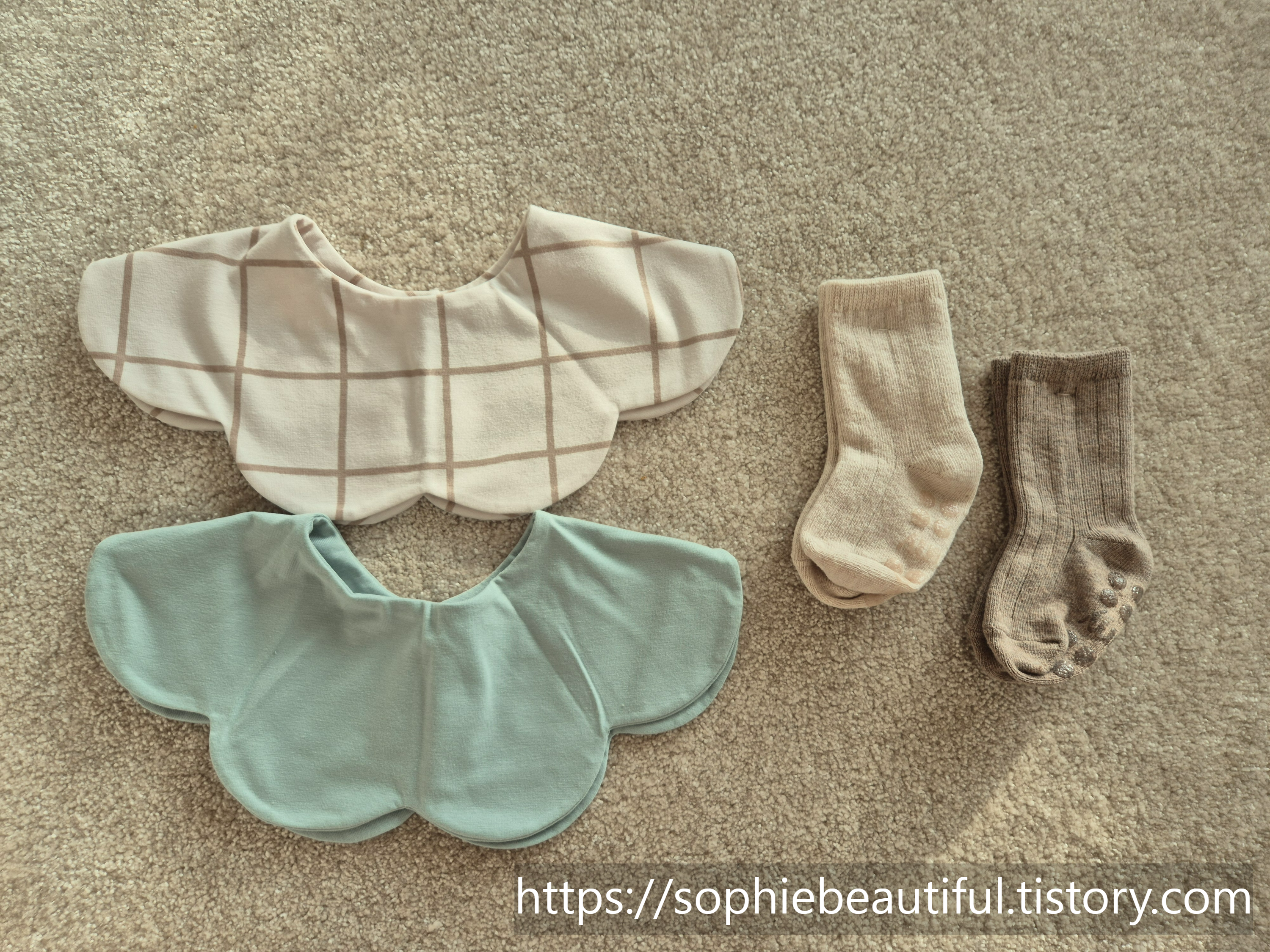 코니-턱받이-양말