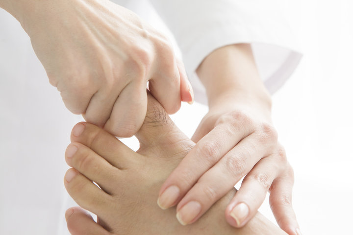 발등이 붓는 이유, 발등이 부어오르는 이유 알아보기