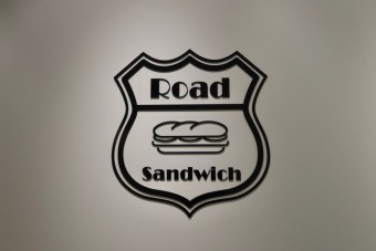 샌드위치 로드의 로고