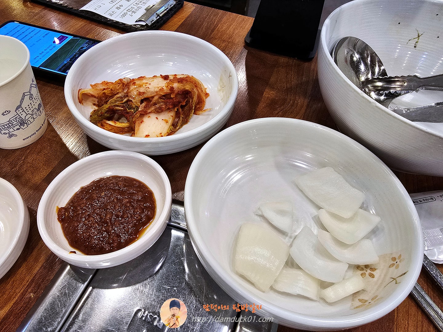 본가왕뼈감자탕 반찬