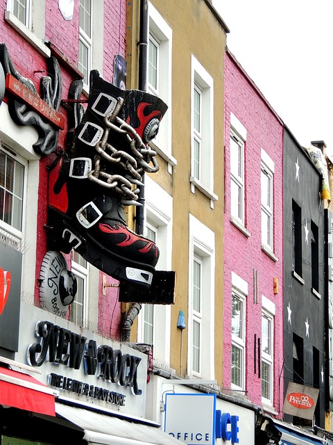 CAMDEN MARKET