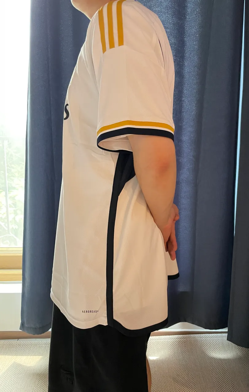 23-24 레알마드리드 유니폼 4XL 실착 컷 2