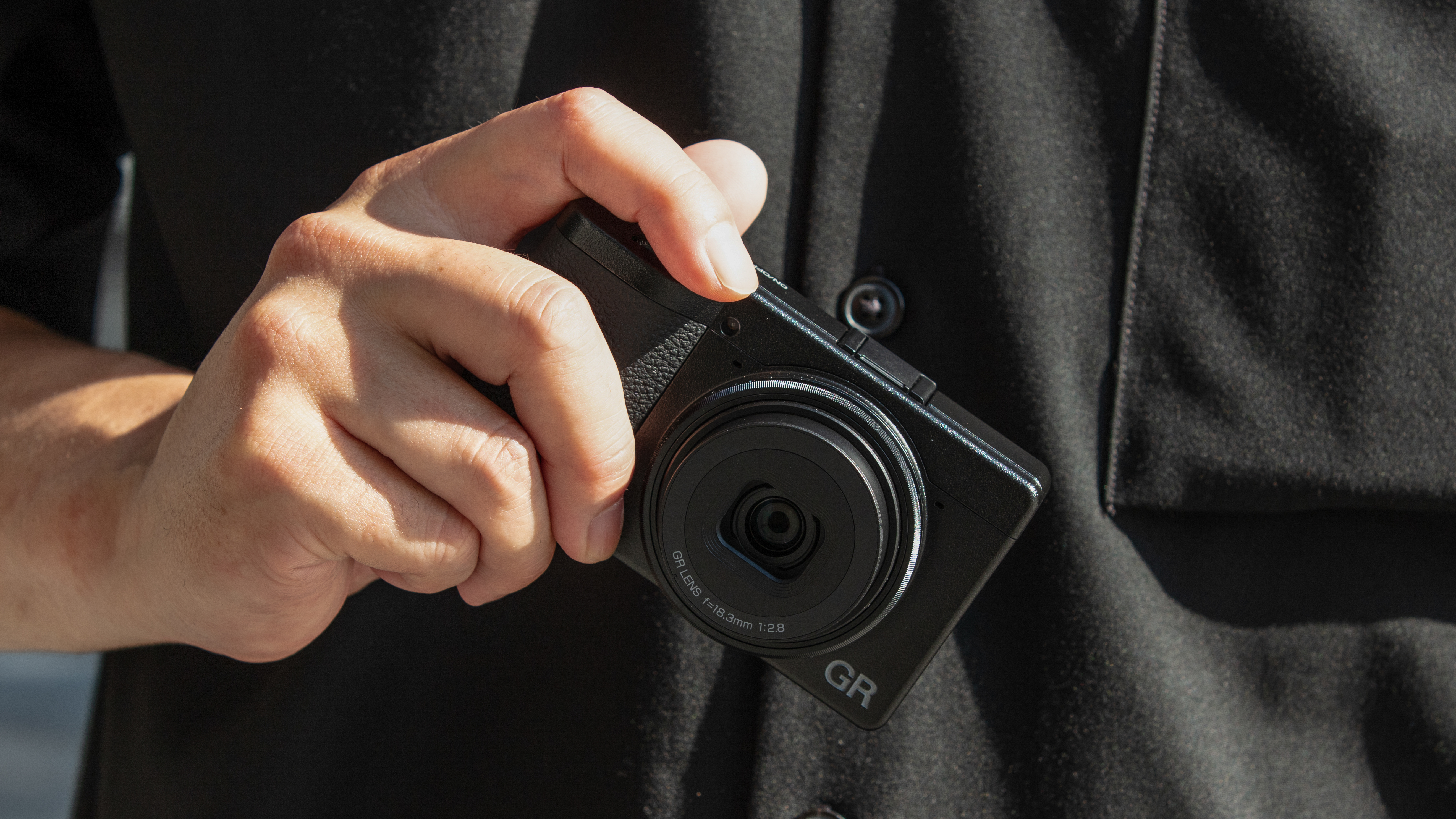 리코 RICOH GR IV vs GR III 뭐가 달라졌을까? GV4 vs GR3