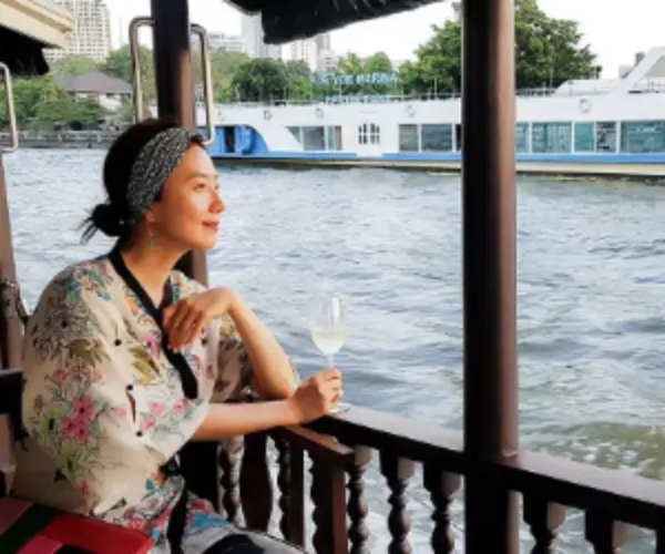 배우-김희애-사진