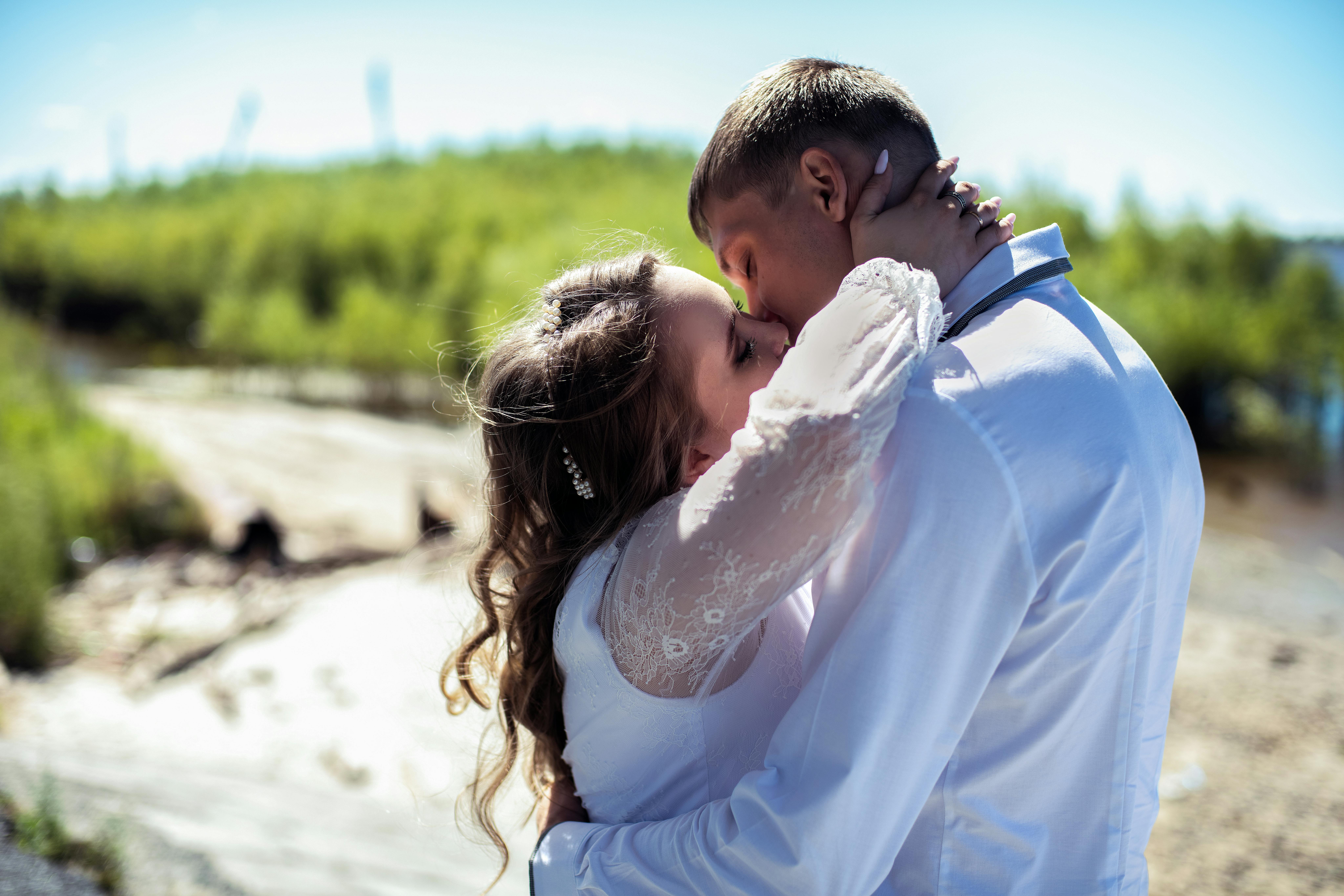 이름도 모르는 낯선 사람과 결혼하는을 상징하는 이미지