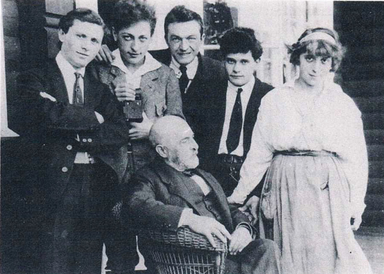 스승 레오폴드 아우어와 동료들과 함께 있는 야샤 하이페츠