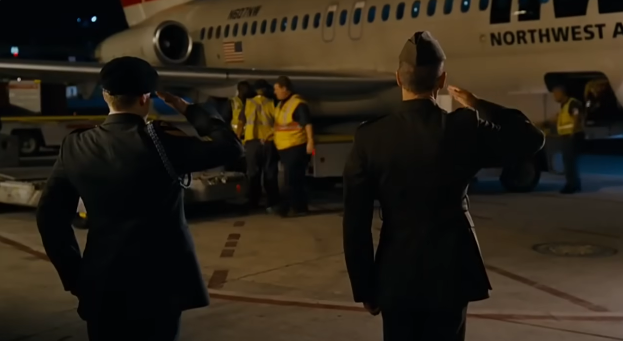 전사한 군인에 대한 공항에서의 예우