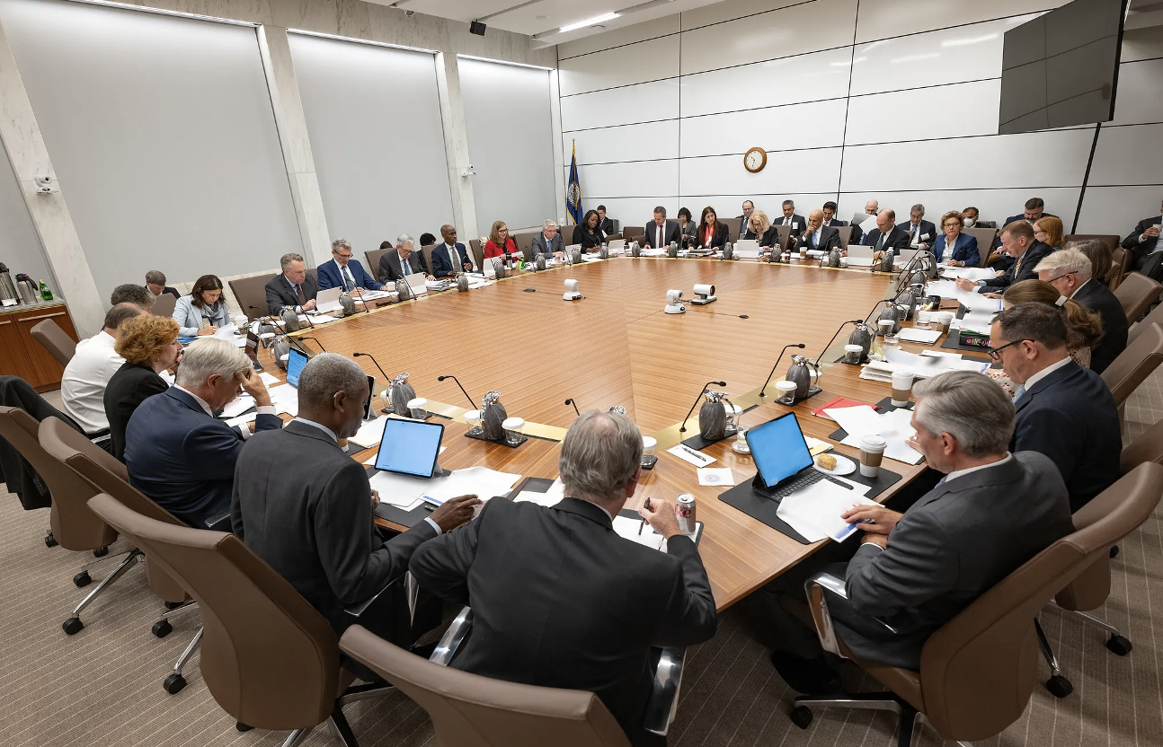 FOMC 결정 앞둔 금융 시장 혼란과 전망