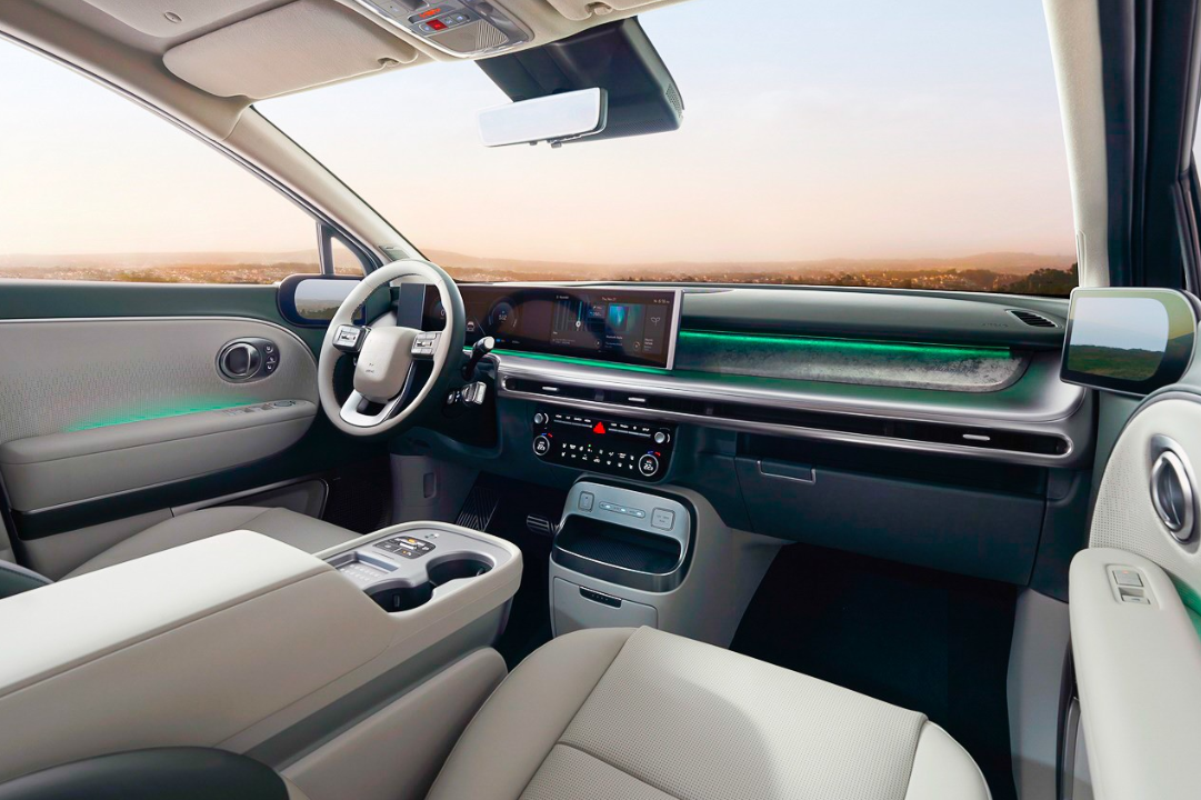 아이오닉9 실내 사진