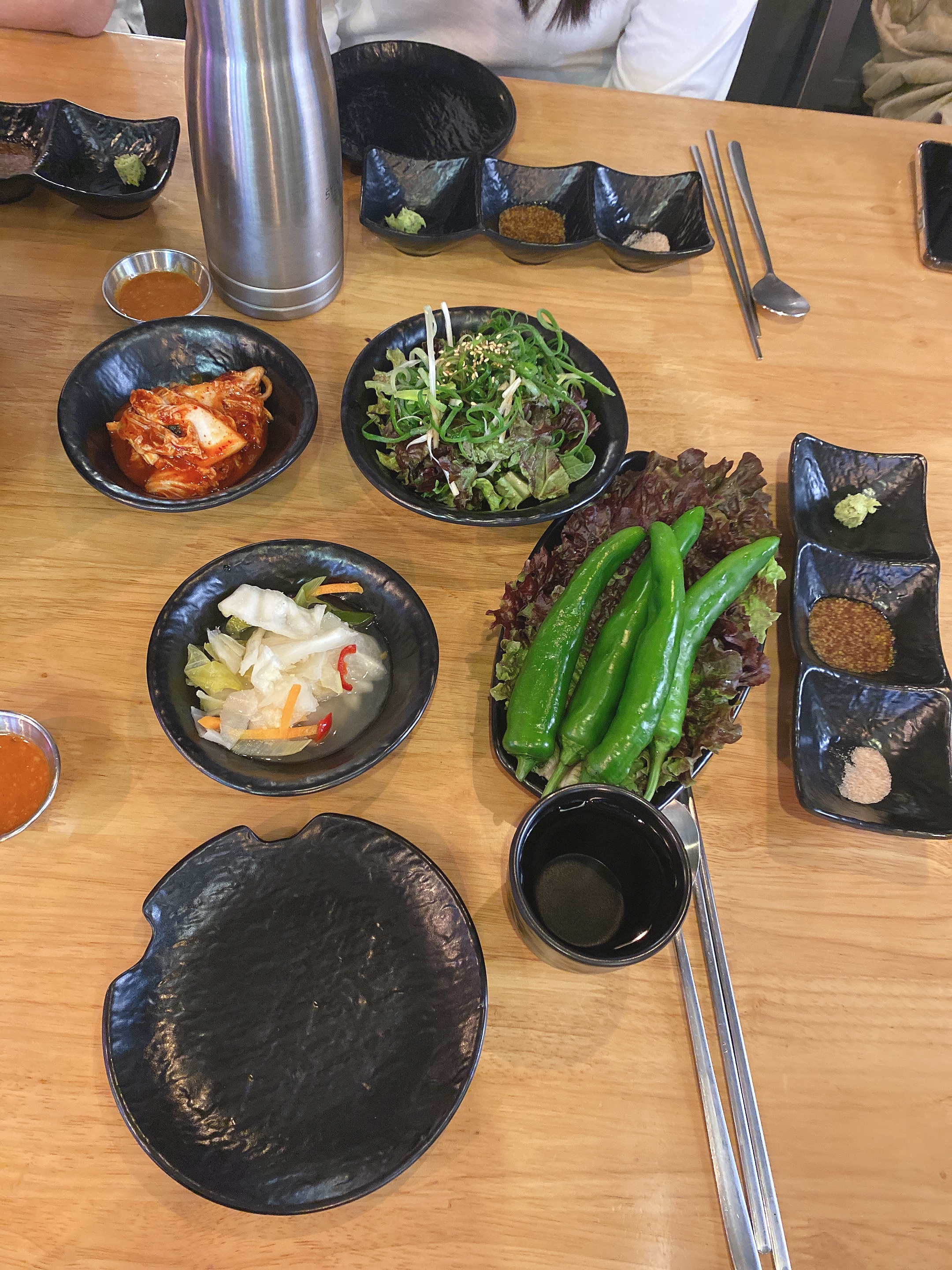 기본-반찬과-소스-사진