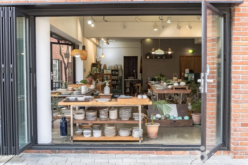 이천도자예술마을에 위치한 상점.