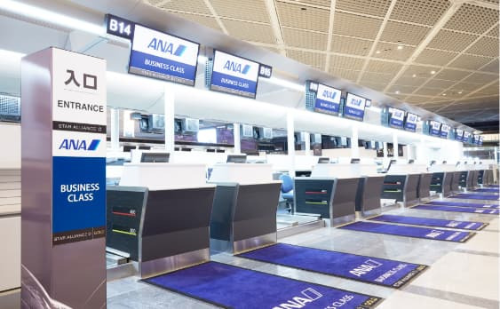 도쿄 나리타공항 내부 수속카운터 모습