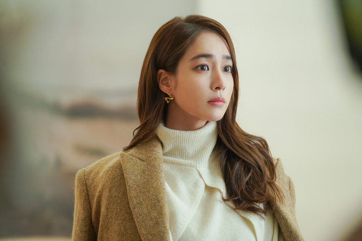 코트를입고있는이민정