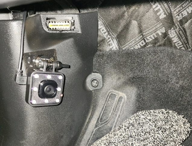 고령 운전자의 차량 돌진 사고 페달 블랙박스가 대안일까?