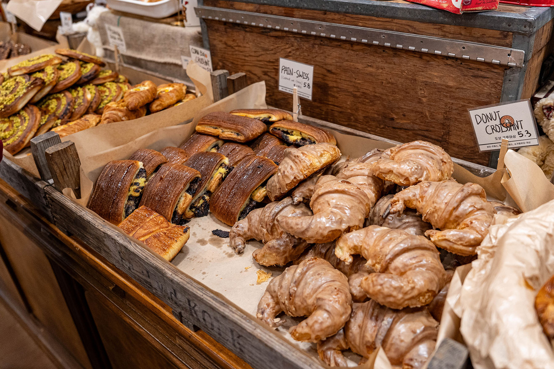 테디뵈르하우스 더현대서울점 진열대