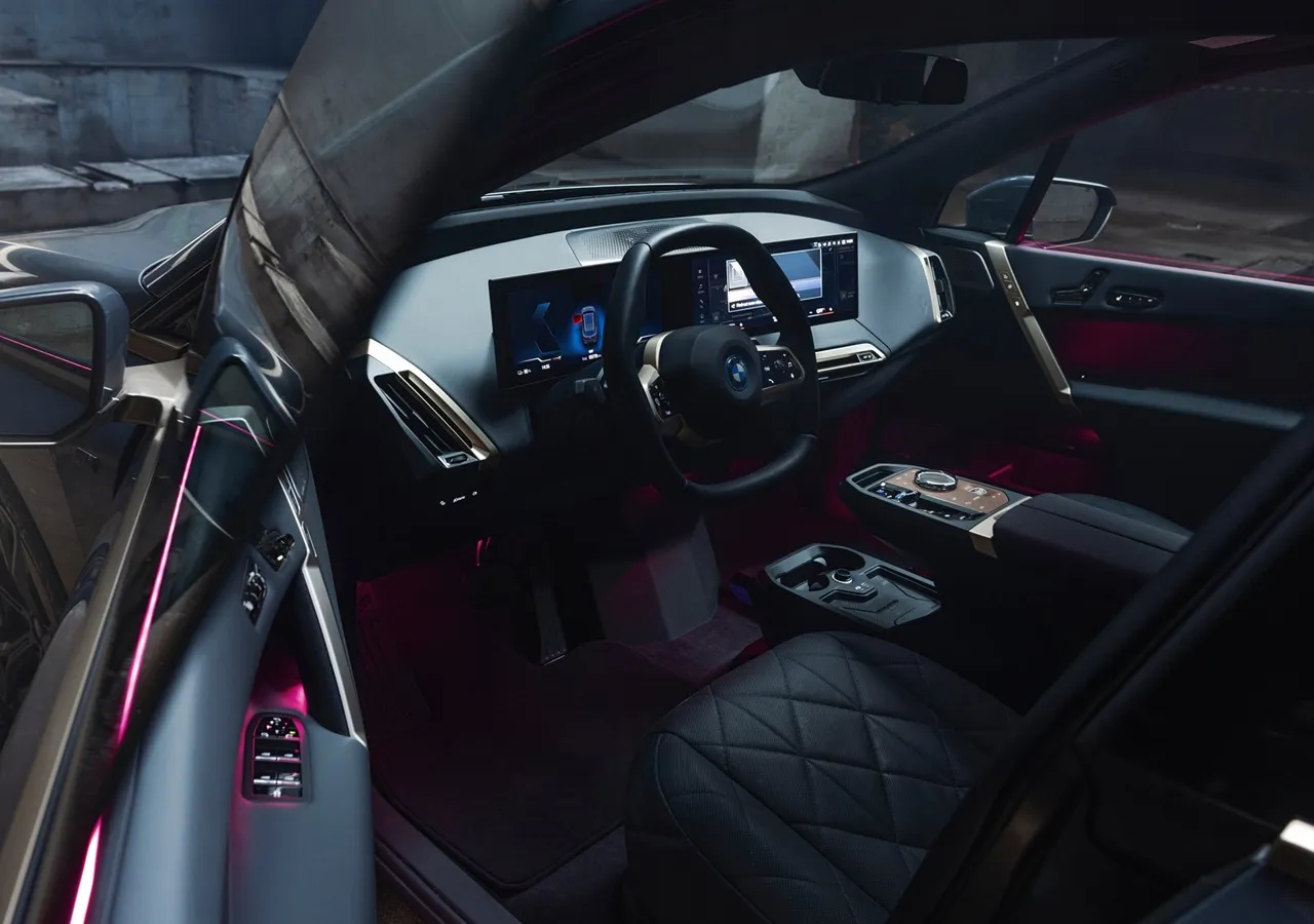 BMW IX M60 차량 이미지