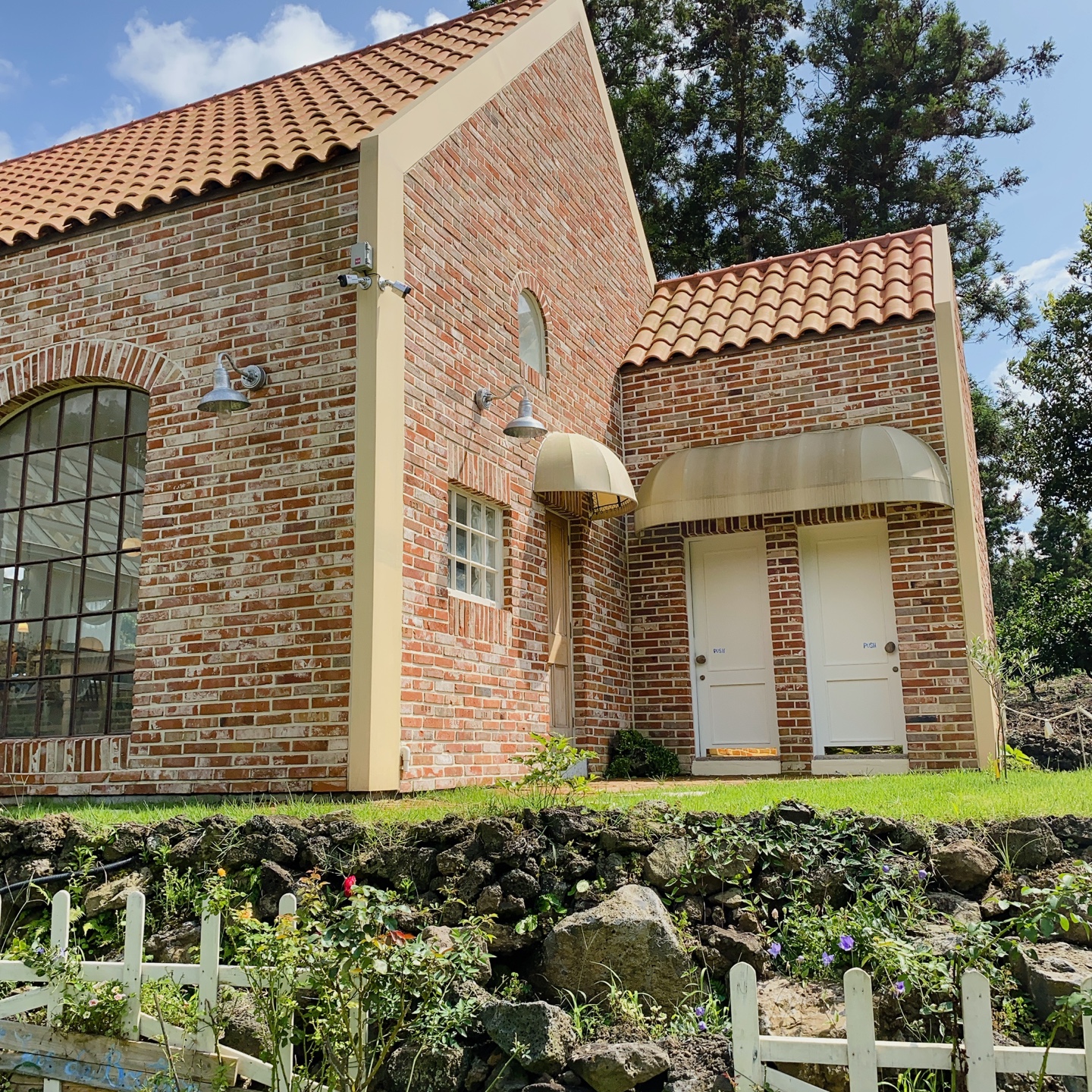 제주 조천 동백동산 자드부팡(jas de bouffan) 카페 리뷰 추천 주차 후기 솔직후기